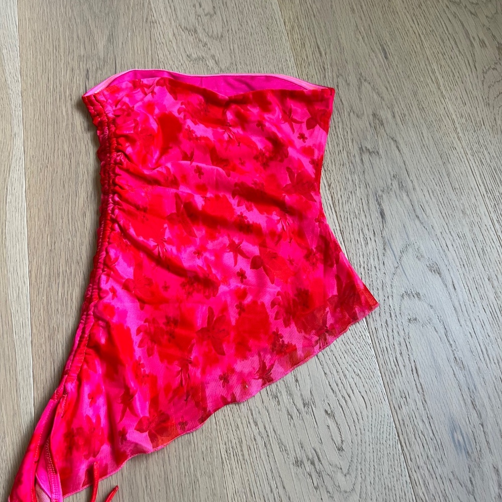 Asymmetrical PRINCESS POLLY TOP - Picture 2 of 5